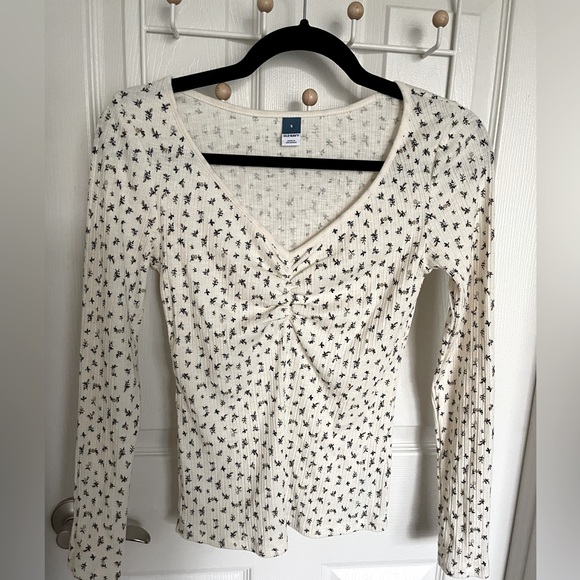 Old Navy Tops - Ribbed Floral Long Sleeve Shirt